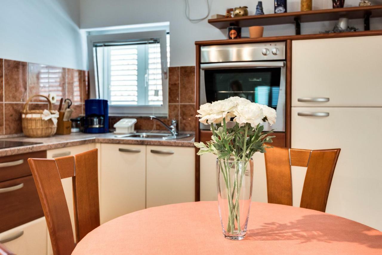Appartamento Studio Maslina Šibenik Esterno foto